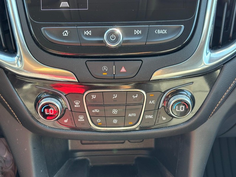 Chevrolet Equinox Vehicle Full-screen Gallery Image 22