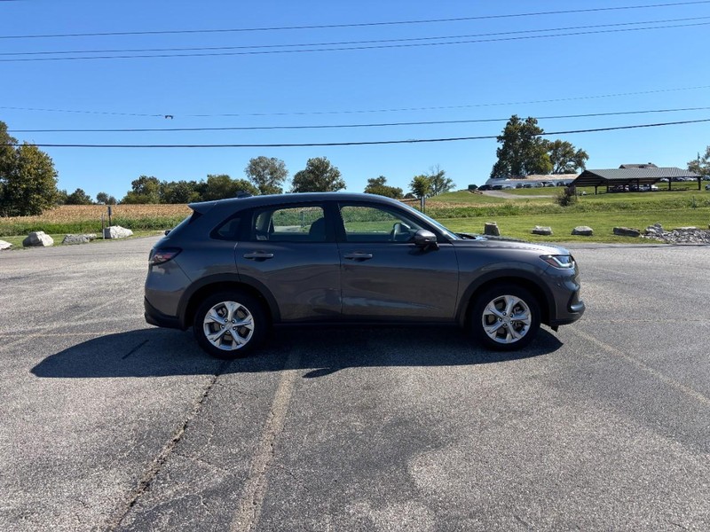 Honda HR-V Vehicle Full-screen Gallery Image 06