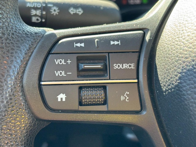 Honda HR-V Vehicle Full-screen Gallery Image 17