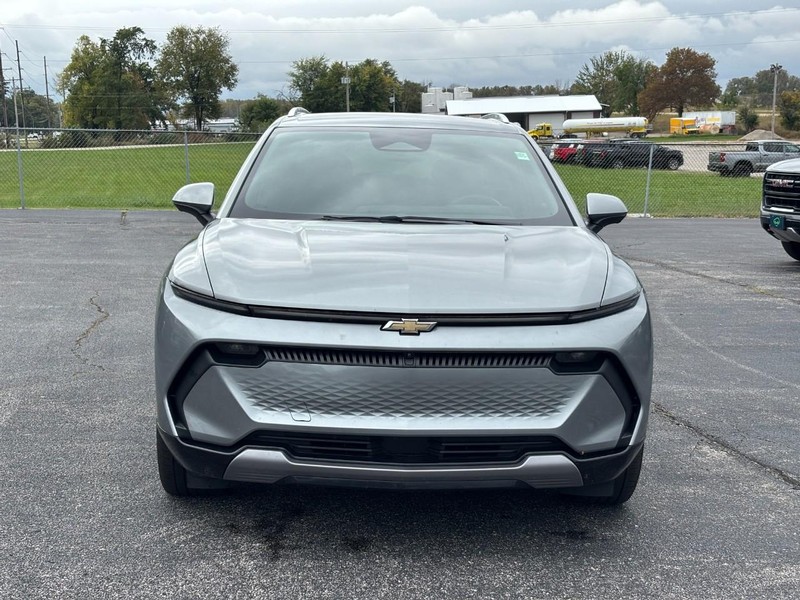Chevrolet Equinox EV Vehicle Full-screen Gallery Image 08