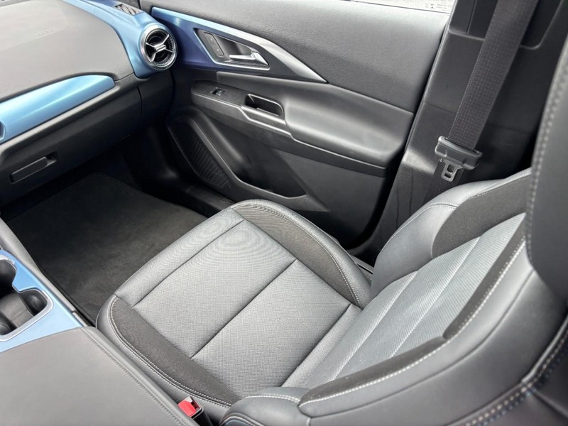 Chevrolet Equinox EV Vehicle Full-screen Gallery Image 14