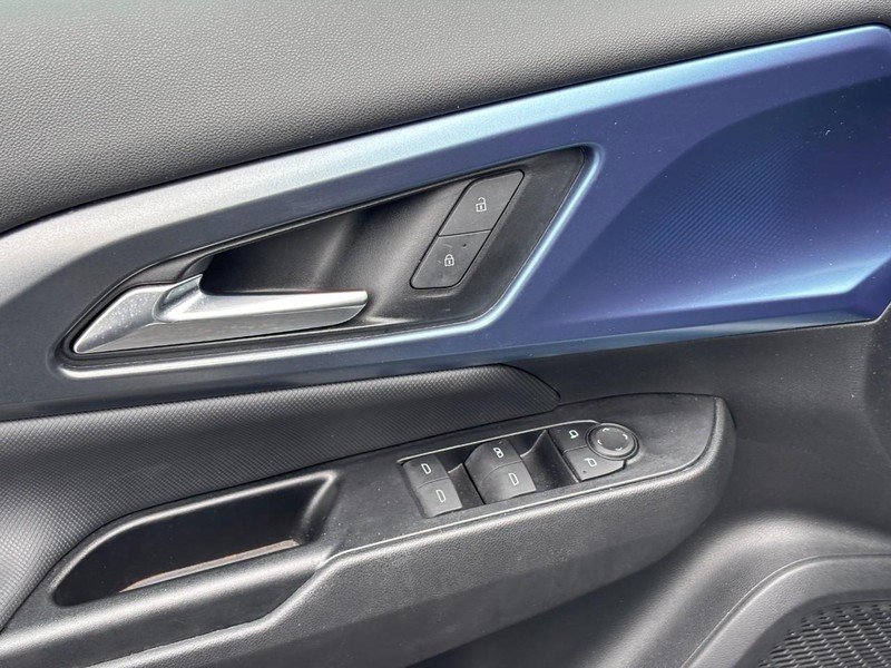 Chevrolet Equinox EV Vehicle Full-screen Gallery Image 16