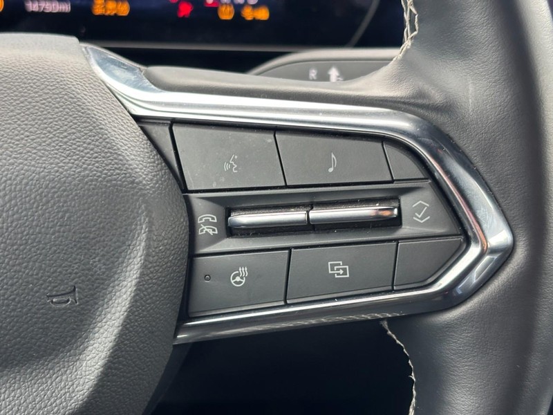 Chevrolet Equinox EV Vehicle Full-screen Gallery Image 18