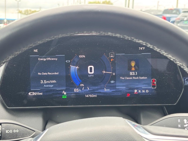 Chevrolet Equinox EV Vehicle Full-screen Gallery Image 19