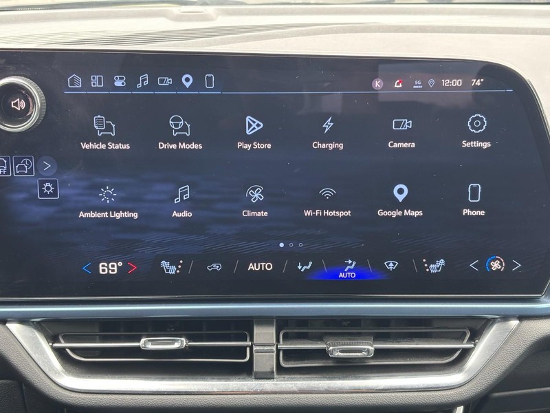 Chevrolet Equinox EV Vehicle Full-screen Gallery Image 20