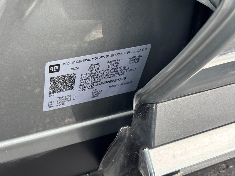 Chevrolet Equinox EV Vehicle Full-screen Gallery Image 24