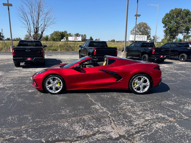 Chevrolet Corvette Vehicle Full-screen Gallery Image 02