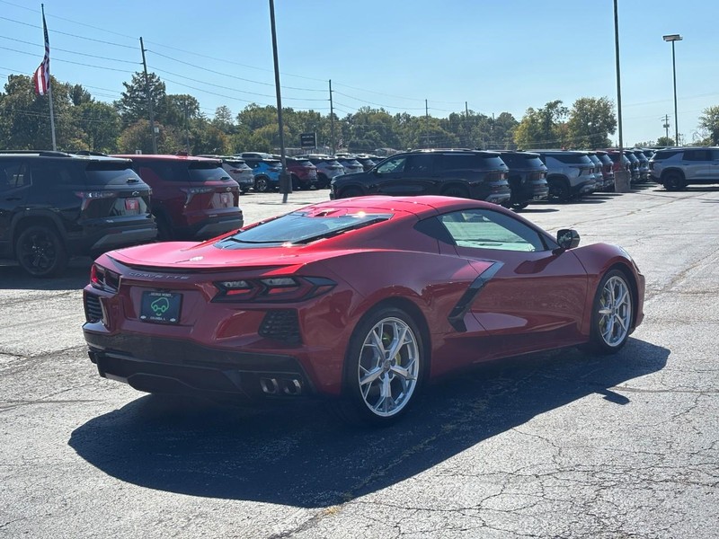 Chevrolet Corvette Vehicle Full-screen Gallery Image 07