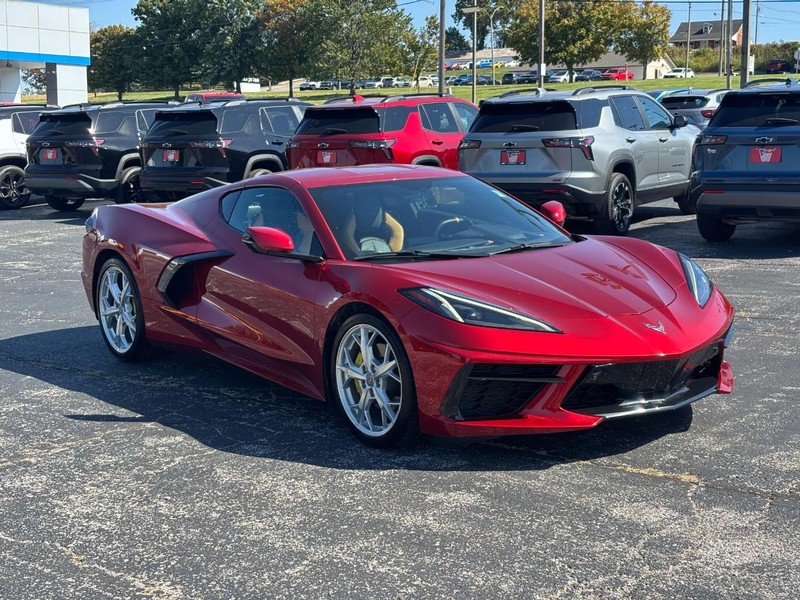 Chevrolet Corvette Vehicle Full-screen Gallery Image 09