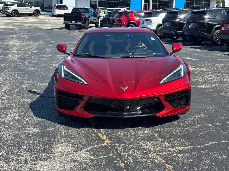 Chevrolet Corvette Vehicle Full-screen Gallery Image 10