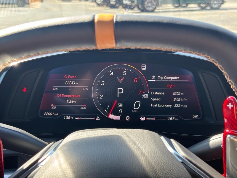 Chevrolet Corvette Vehicle Full-screen Gallery Image 17