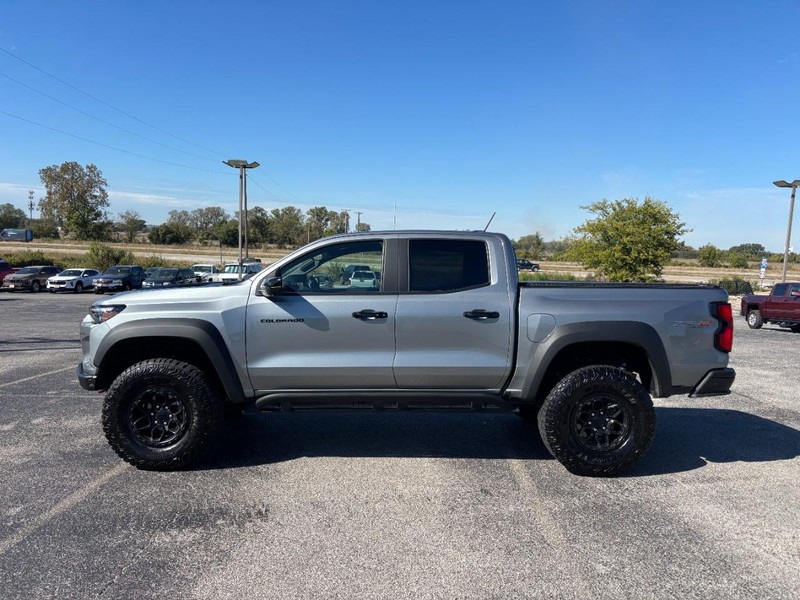 Chevrolet Colorado Vehicle Full-screen Gallery Image 02