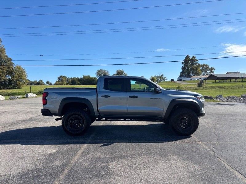 Chevrolet Colorado Vehicle Full-screen Gallery Image 06