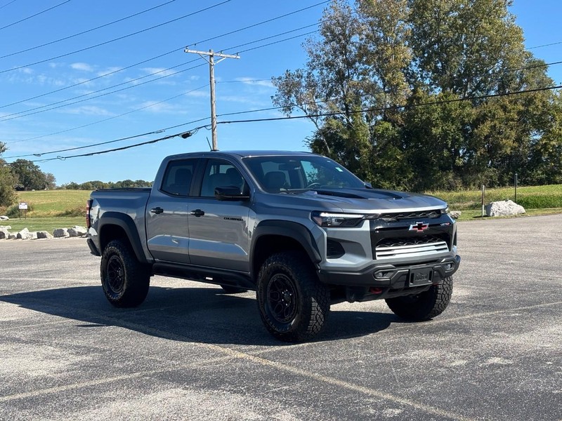 Chevrolet Colorado Vehicle Full-screen Gallery Image 07