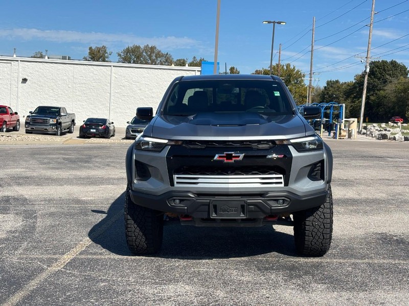 Chevrolet Colorado Vehicle Full-screen Gallery Image 08