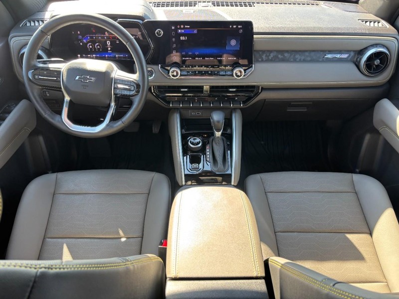 Chevrolet Colorado Vehicle Full-screen Gallery Image 11