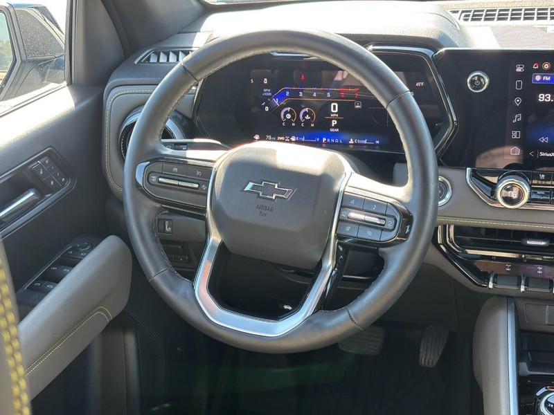 Chevrolet Colorado Vehicle Full-screen Gallery Image 12