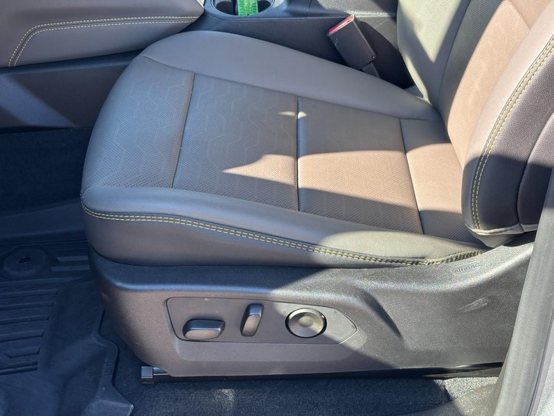 Chevrolet Colorado Vehicle Full-screen Gallery Image 15