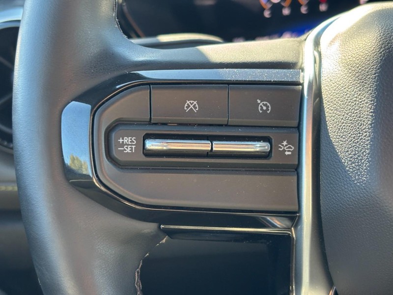 Chevrolet Colorado Vehicle Full-screen Gallery Image 17