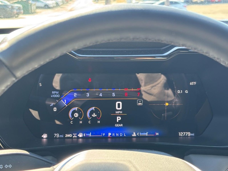 Chevrolet Colorado Vehicle Full-screen Gallery Image 19