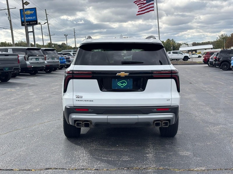 Chevrolet Traverse Vehicle Full-screen Gallery Image 04