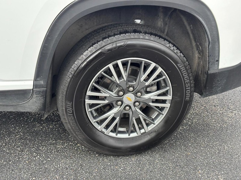 Chevrolet Traverse Vehicle Full-screen Gallery Image 09