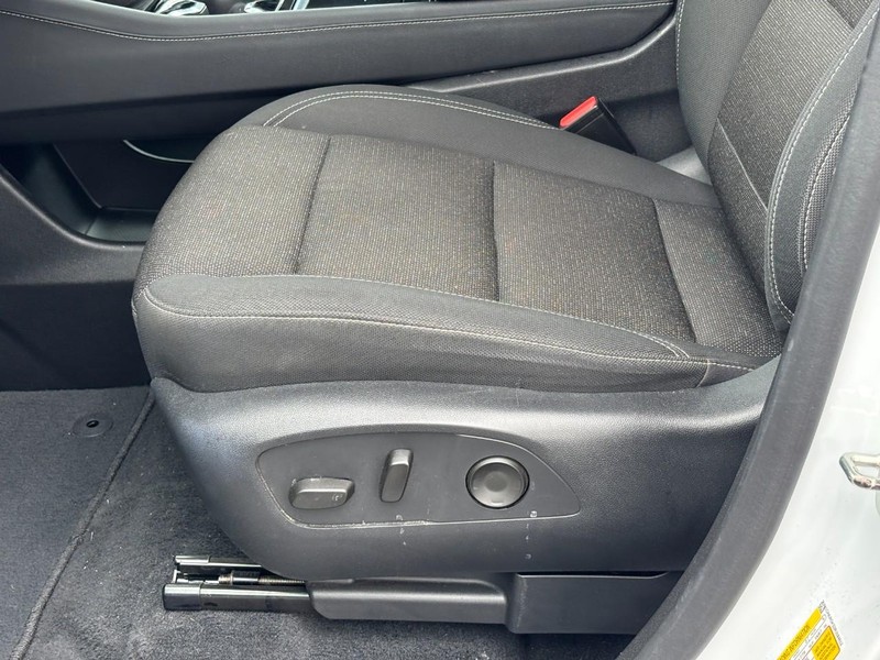 Chevrolet Traverse Vehicle Full-screen Gallery Image 16