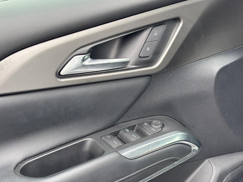 Chevrolet Traverse Vehicle Full-screen Gallery Image 17