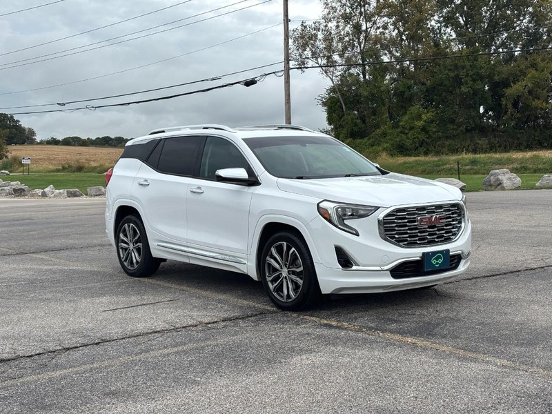 GMC Terrain Vehicle Full-screen Gallery Image 07