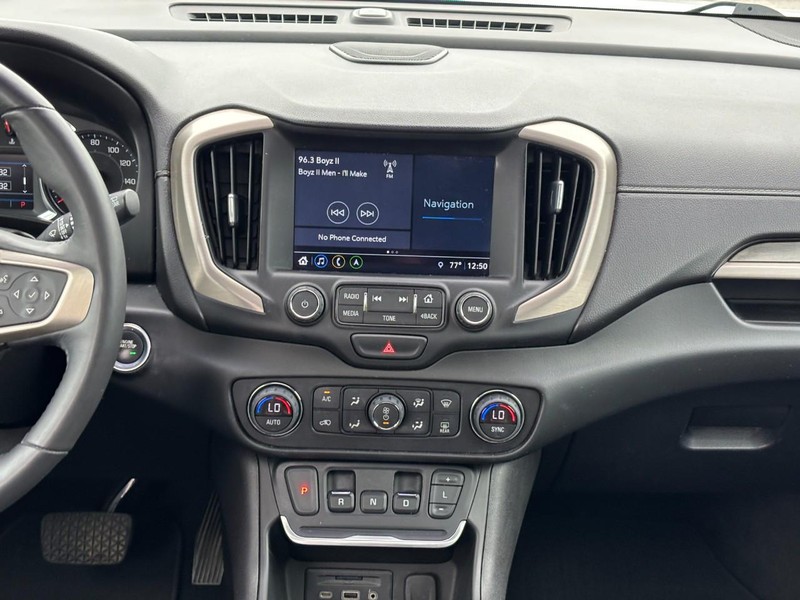 GMC Terrain Vehicle Full-screen Gallery Image 13