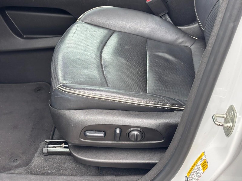 GMC Terrain Vehicle Full-screen Gallery Image 15