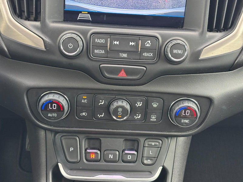 GMC Terrain Vehicle Full-screen Gallery Image 23