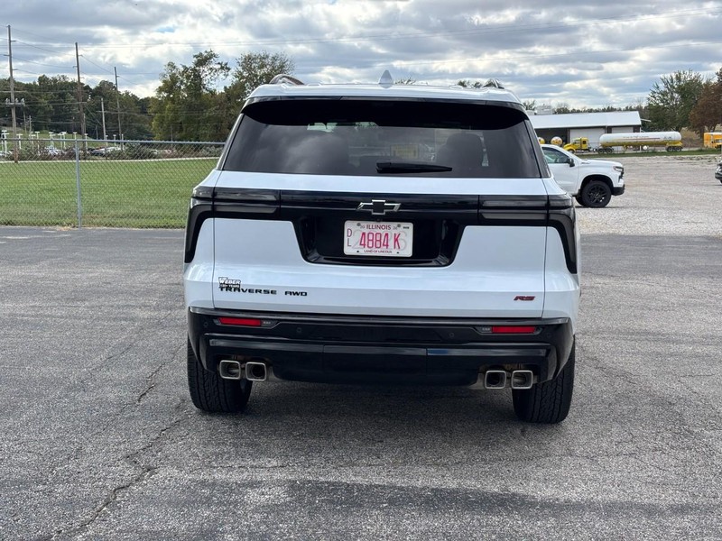 Chevrolet Traverse Vehicle Full-screen Gallery Image 04