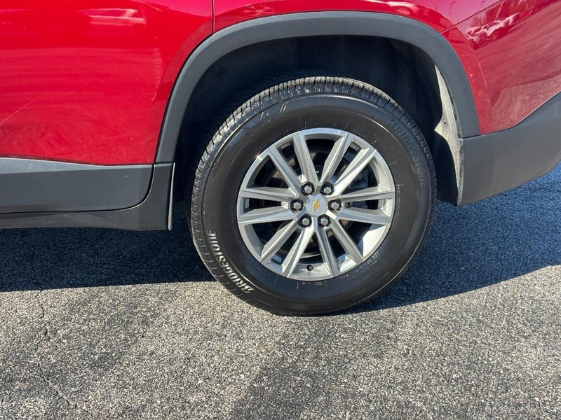 Chevrolet Traverse Vehicle Full-screen Gallery Image 09