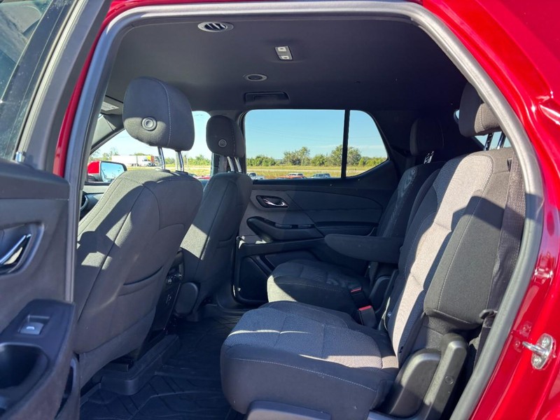 Chevrolet Traverse Vehicle Full-screen Gallery Image 11