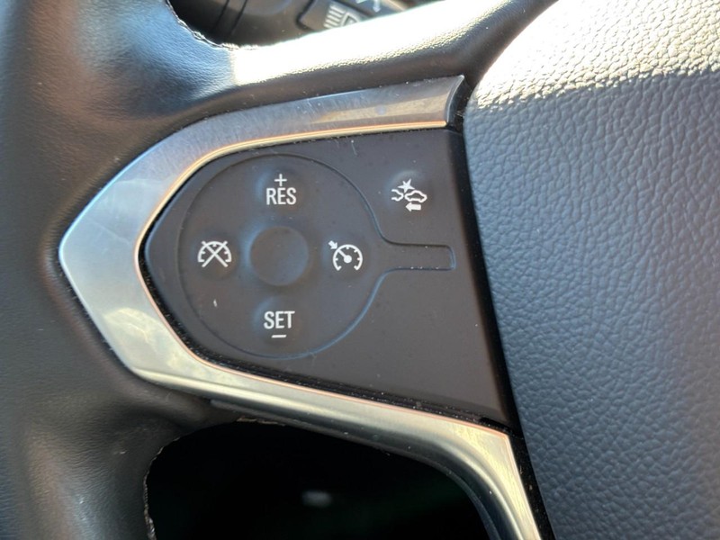 Chevrolet Traverse Vehicle Full-screen Gallery Image 18