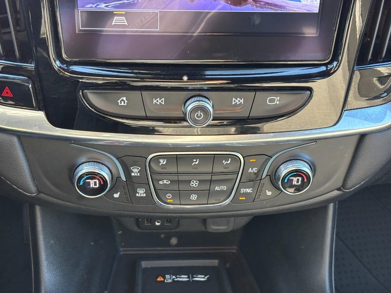 Chevrolet Traverse Vehicle Full-screen Gallery Image 23