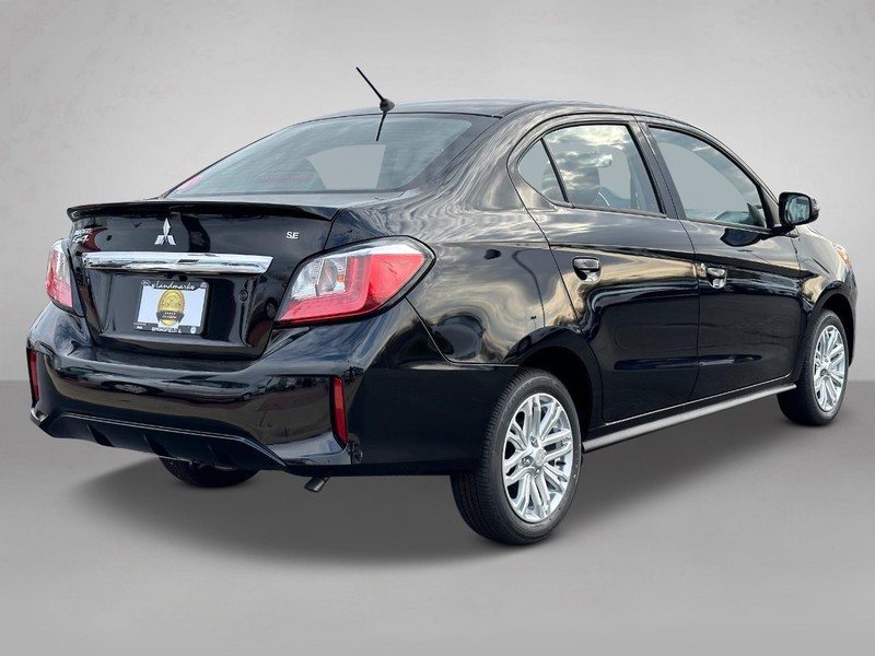 Mitsubishi Mirage G4 Vehicle Full-screen Gallery Image 3