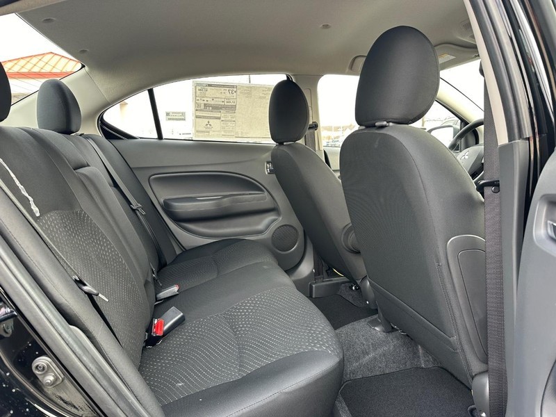 Mitsubishi Mirage G4 Vehicle Full-screen Gallery Image 10