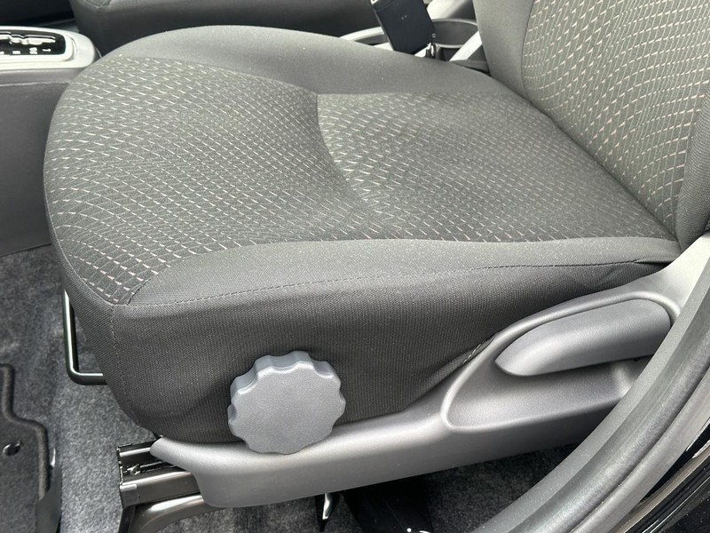 Mitsubishi Mirage G4 Vehicle Full-screen Gallery Image 13