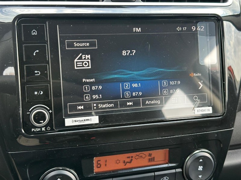 Mitsubishi Mirage G4 Vehicle Full-screen Gallery Image 19