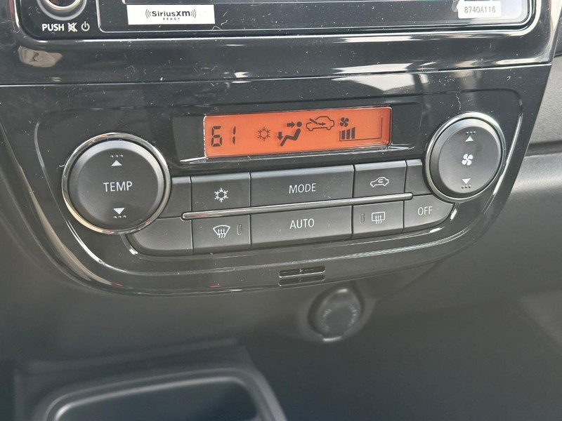 Mitsubishi Mirage G4 Vehicle Full-screen Gallery Image 21