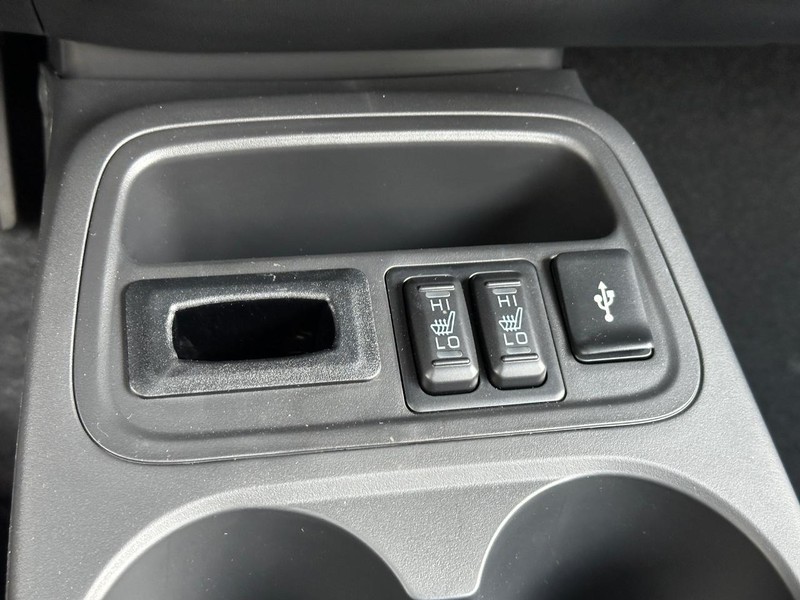 Mitsubishi Mirage G4 Vehicle Full-screen Gallery Image 23