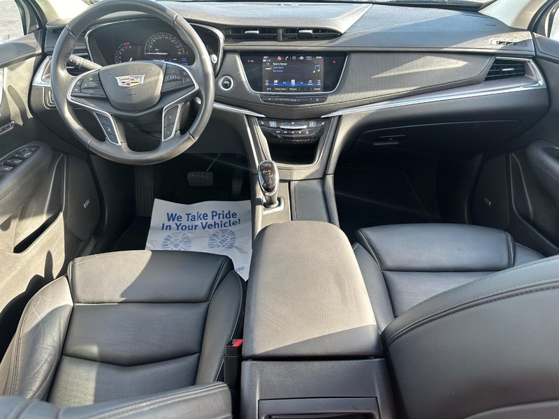 2018 Cadillac XT5 Luxury FWD photo