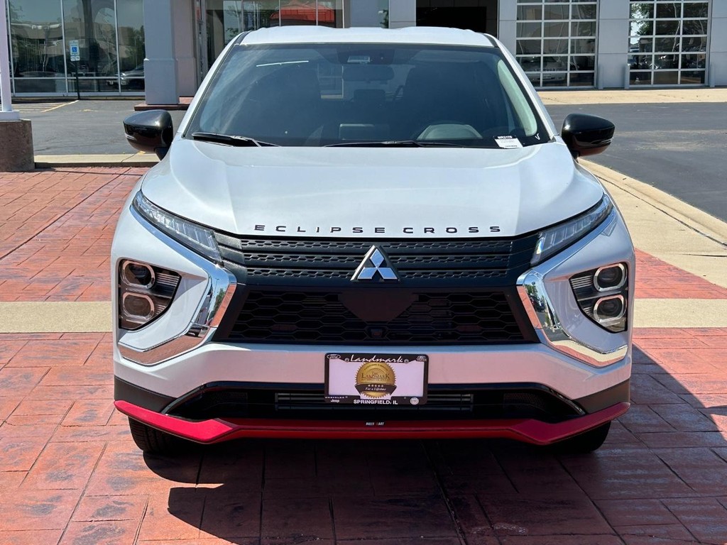 Mitsubishi Eclipse Cross Vehicle Full-screen Gallery Image 2