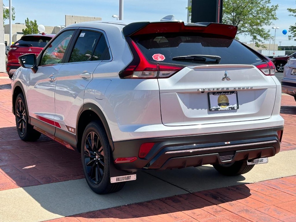 Mitsubishi Eclipse Cross Vehicle Full-screen Gallery Image 5