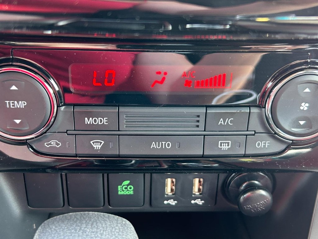 Mitsubishi Eclipse Cross Vehicle Full-screen Gallery Image 8