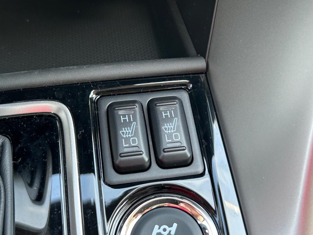 Mitsubishi Eclipse Cross Vehicle Full-screen Gallery Image 10