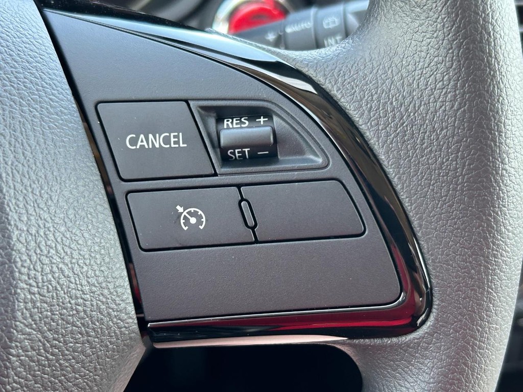 Mitsubishi Eclipse Cross Vehicle Full-screen Gallery Image 11