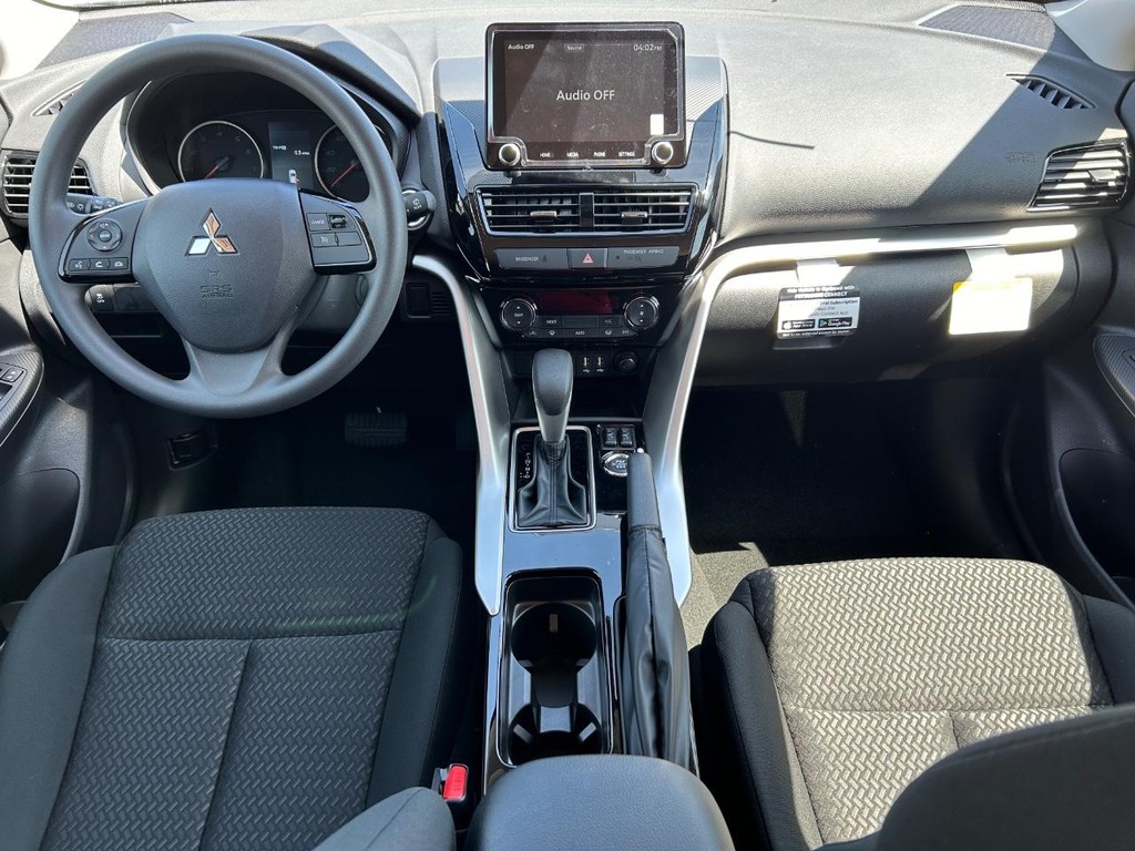 Mitsubishi Eclipse Cross Vehicle Full-screen Gallery Image 16